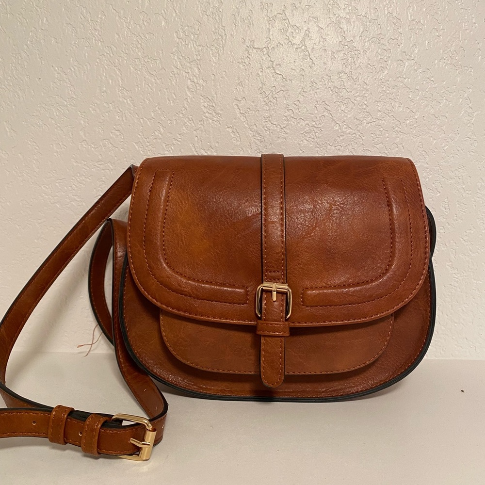 Brown Vegan Crossbody bag. excellent condition